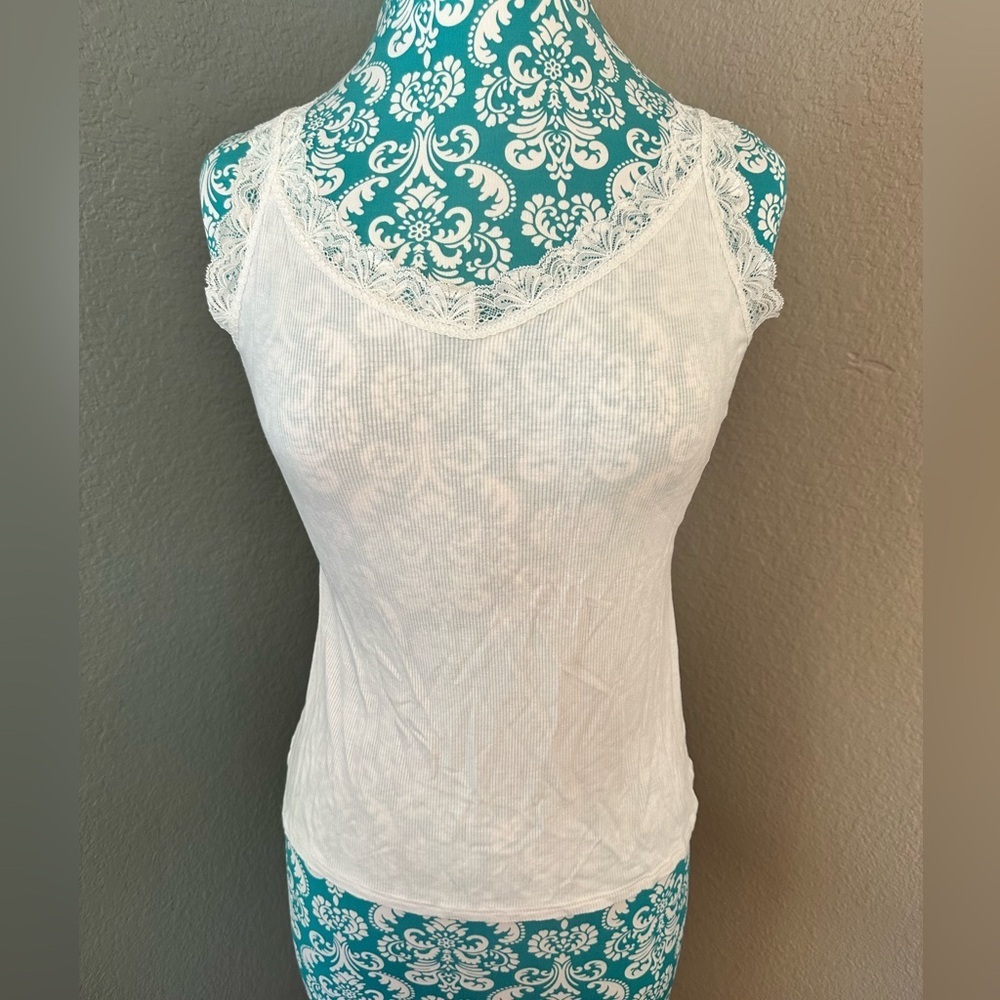 Y2K White Lace Trim Tank Top. NWOT. Ballet-core, Stage Coach, layering essential